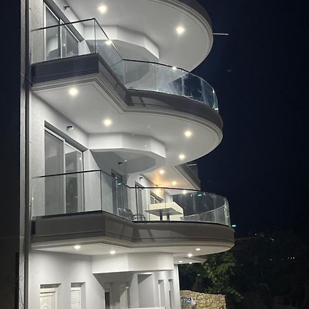 Sun George Bed & Breakfast Himare Exterior photo