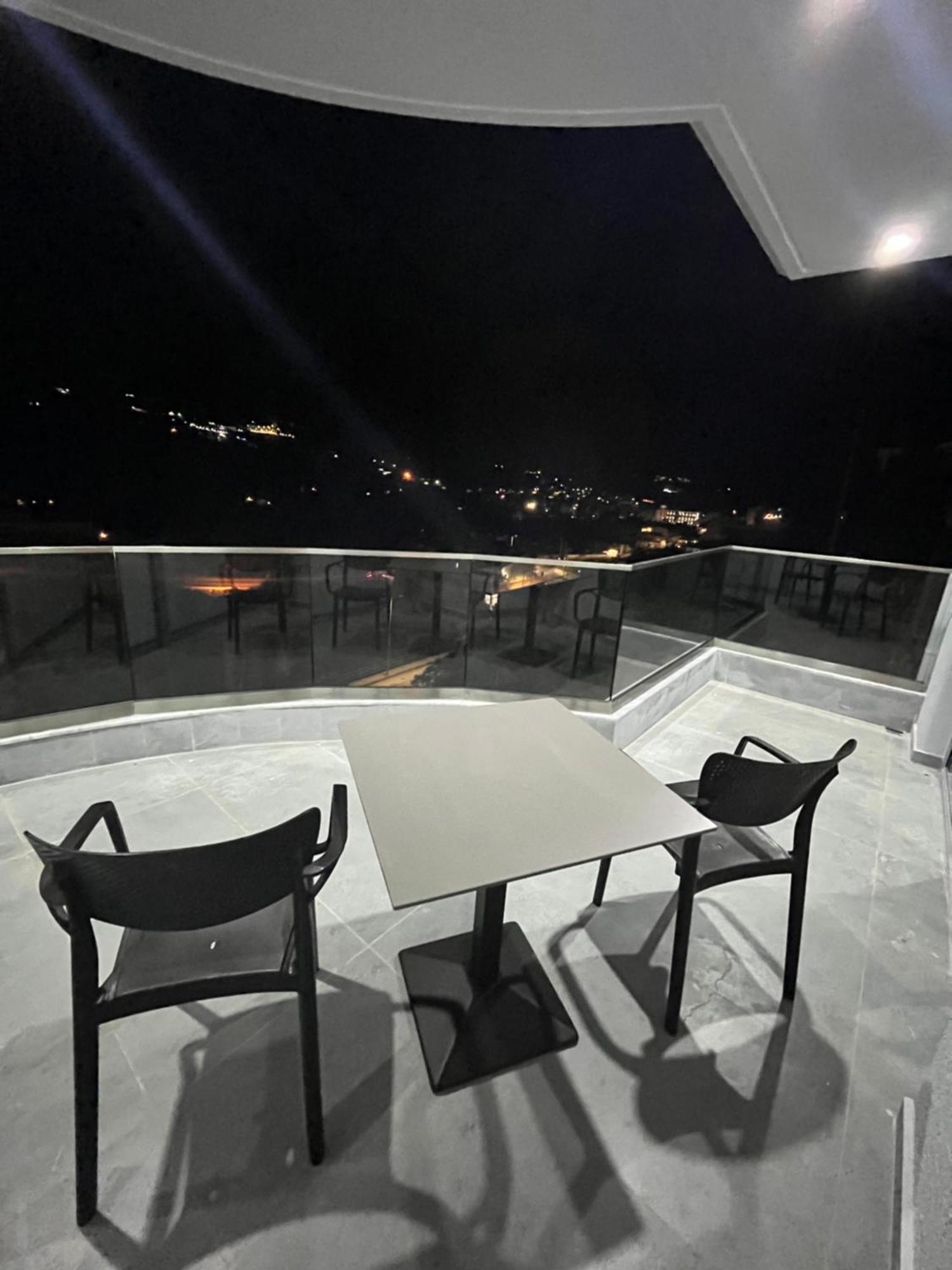 Sun George Bed & Breakfast Himare Exterior photo