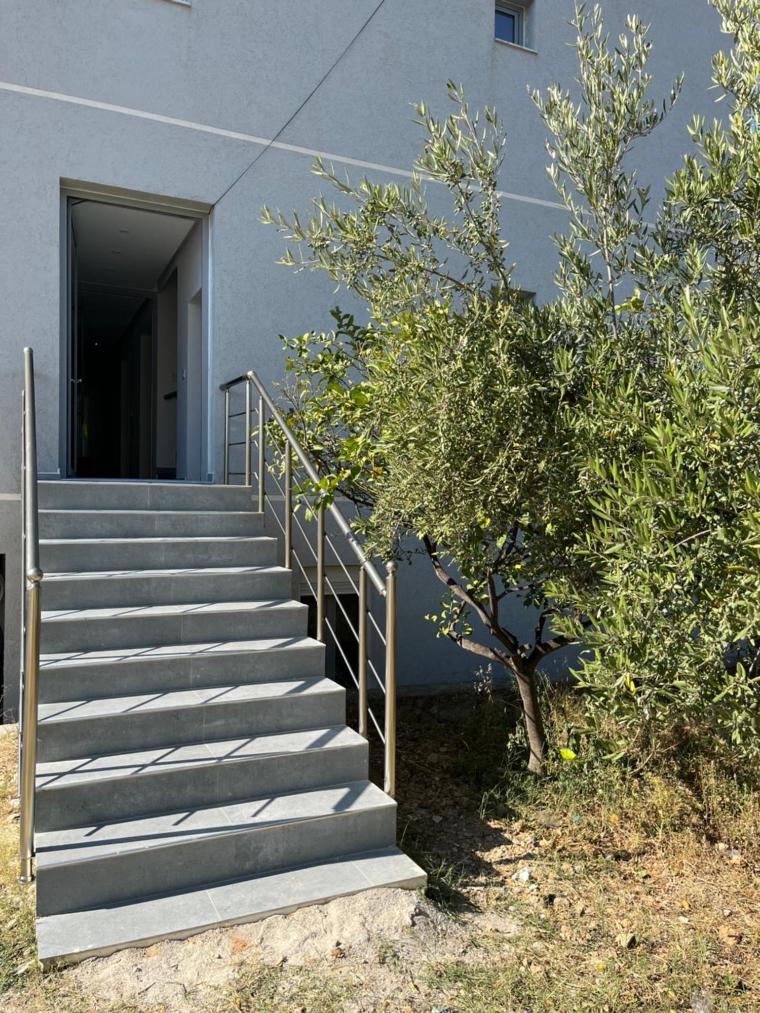 Sun George Bed & Breakfast Himare Exterior photo